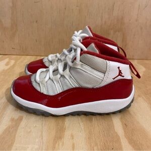 Jordan Red and White Sneakers Air Jordan Retro 11 High-Top 9C